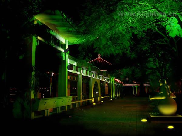 发布日期:2010-07-22 工程地址:北京.北京 北京昌辉专业从专业从事照明器材研发、生产、销售 照明设计、照明施工,工厂目前已取得城市照明专业施工资质,已通过CCC、CE认证、并已通过ISO9001质量管理体系认证、ISO14001环境管理体系认证、ISO18000职业健康安全管理体系认证,三项管理体系认证使企业能更进一步朝着国际化迈进。 产品适用于:酒店、饭店、茶楼、餐厅、KTV、夜总会、浴场、休闲中心、理发店、店面、办公室、厂房、写字楼、别墅、会所等室内场所; 户外:庭院灯、草坪灯、路灯、隧道