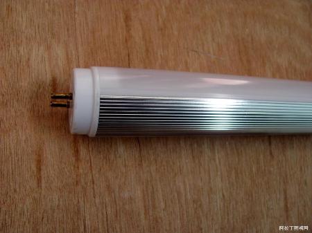 LED 日光管T8 12W