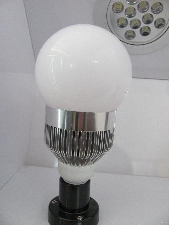 LED 球泡灯 7w