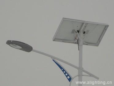 供应60W80W100W太阳能路灯 风光互补路灯 绿色照明