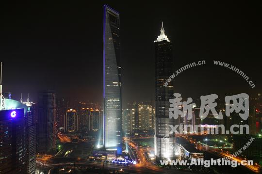 上海最高建筑跨年点亮17万LED灯(组图)