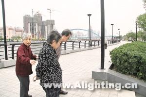 天津海河景观地灯一月损失23盏