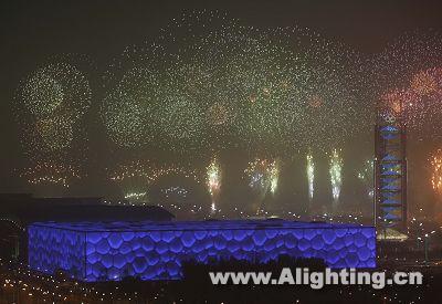 上海50万颗LED灯点亮奥运场馆水立方