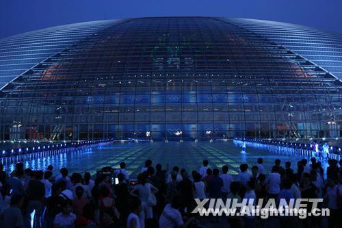 国家大剧院景观灯组再次调试