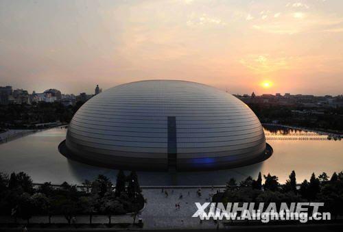 国家大剧院景观灯组再次调试(组图)