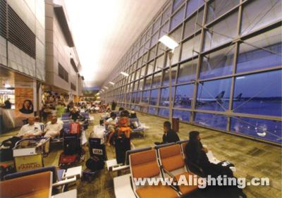 新加坡樟宜机场二号航站楼照明改造(图)