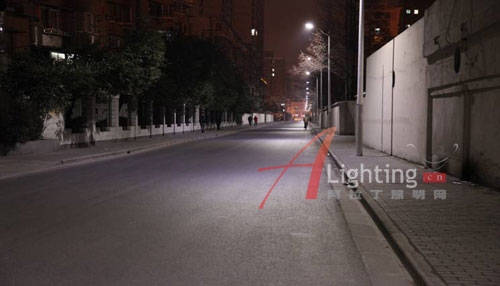 浦西的支路LED路灯试用路段