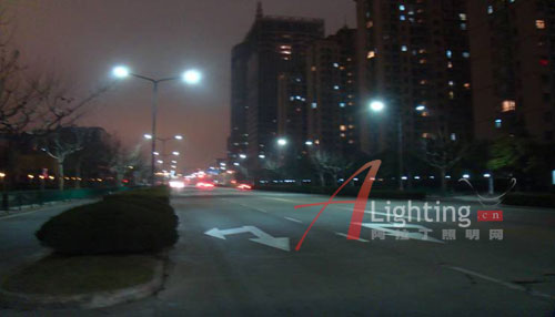 浦东的次干路LED路灯试用路段