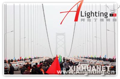 武汉阳逻长江大桥LED照明工程(组图)