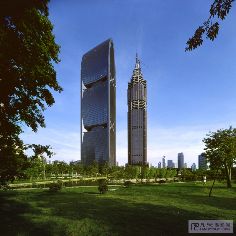 广州珠江城大厦(广州烟草大厦) -环境艺术灯光-广州润辉光电科技有限