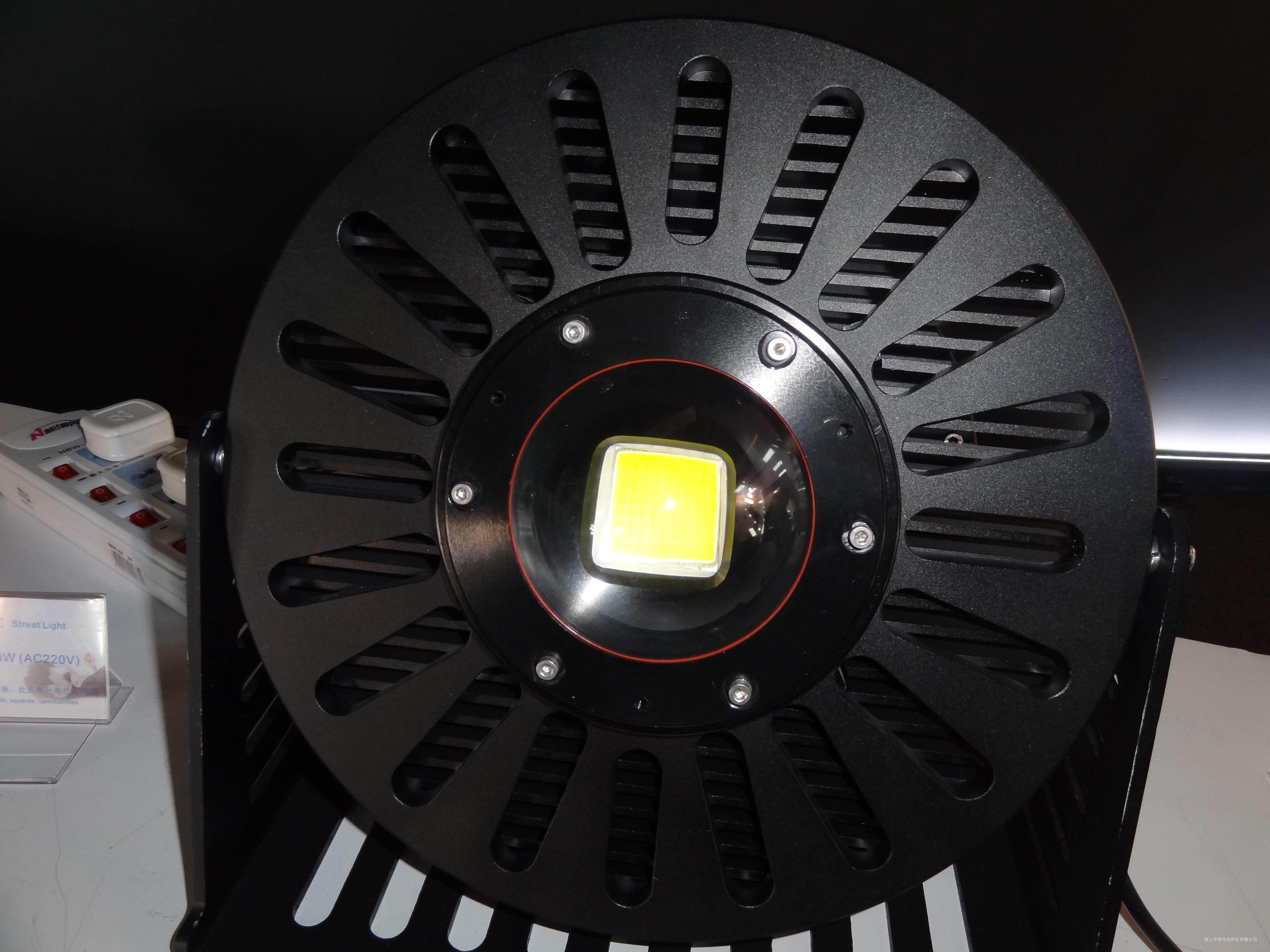 led集成式投光灯/ rgb 60w-200w