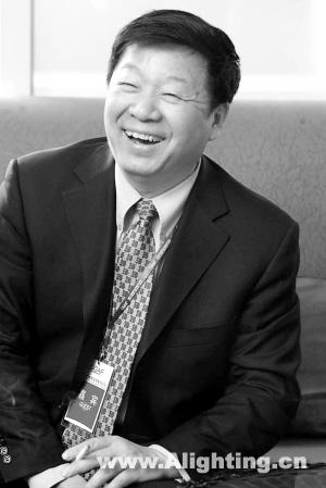 张大中将自己的63家店悉数卖给了国美,从激烈搏杀的家电江湖抽身而出